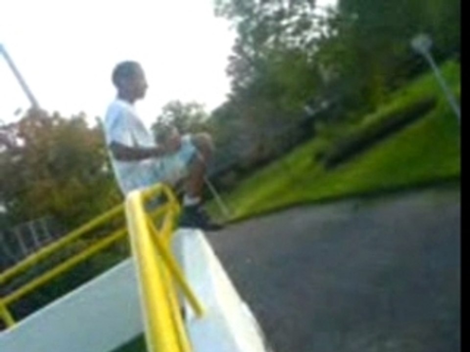 Thomas joue le singe 1