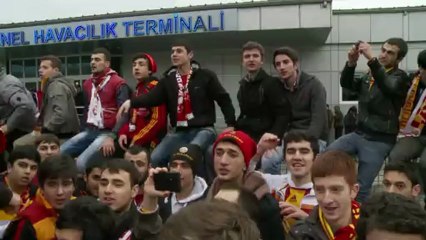Didier Drogba arrives at Istanbul airport