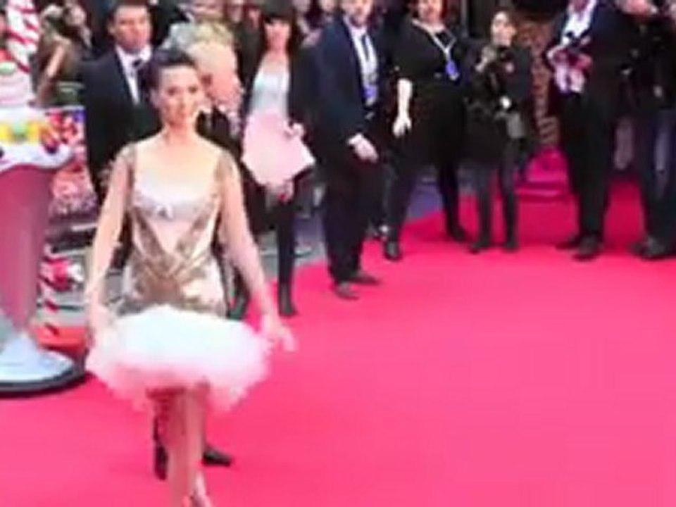 Katy Perry's Date isn't John Mayer