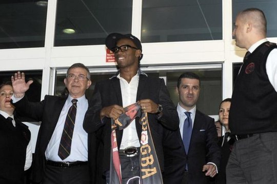 Didier Drogba est arrivé à Galatasaray !