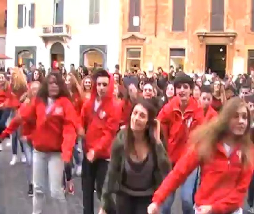 FLASH MOB WARM BODIES - Coreografia a Piazza di Spagna