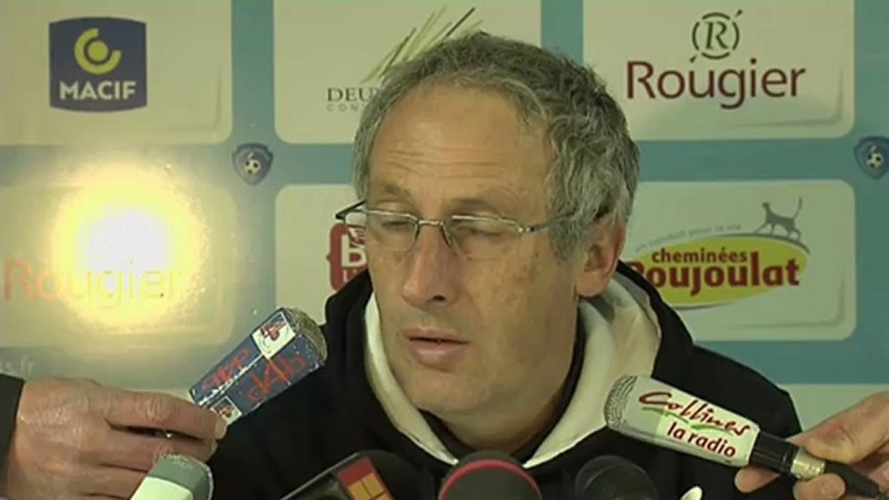 Conférence de presse Chamois Niortais - FC Istres : Pascal GASTIEN (NIORT) - José  PASQUALETTI (FCIOP) - saison 2012/2013