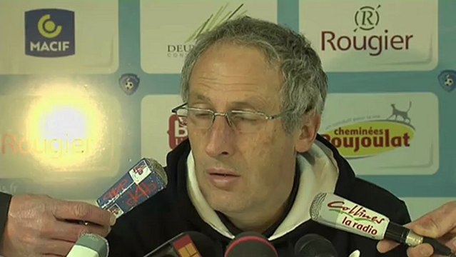 Conférence de presse Chamois Niortais - FC Istres : Pascal GASTIEN (NIORT) - José PASQUALETTI (FCIOP) - saison 2012/2013