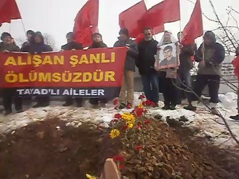 AlisanSanli-cenaze-20130203-GRUP YORUM KAVUŞMA