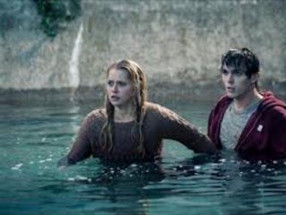 Warm Bodies (2013) watch online www.hdmoviespool.com