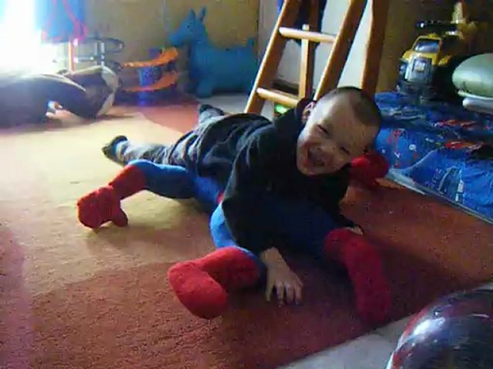 Combat de catch entre Zouzouille et spiderman