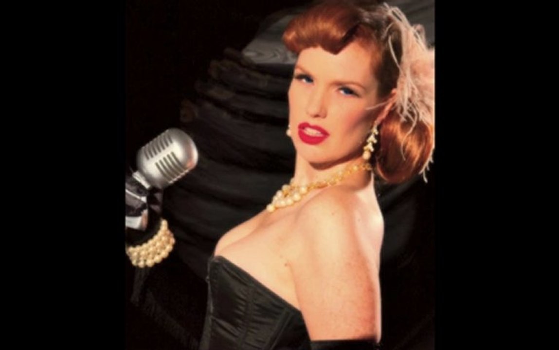 Hollie Kamel singing- Emile Sande's 'Read All About it' (Part III)