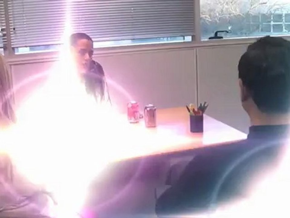 ON REGARDE LA TV AVEC MAEVA