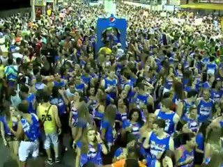 Na Base do Beijo, por Tuca Fernandes  Carnaval 2013