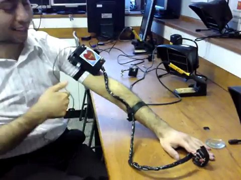 Wireless Heartbeat & Body Temperature Measurement by Using ZigBee, Xbee Modules. Demo by Mohammad Ali and Engin Sicimogullari