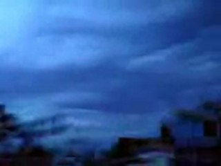 Sabah namazında gökyüzünde beliren gözler