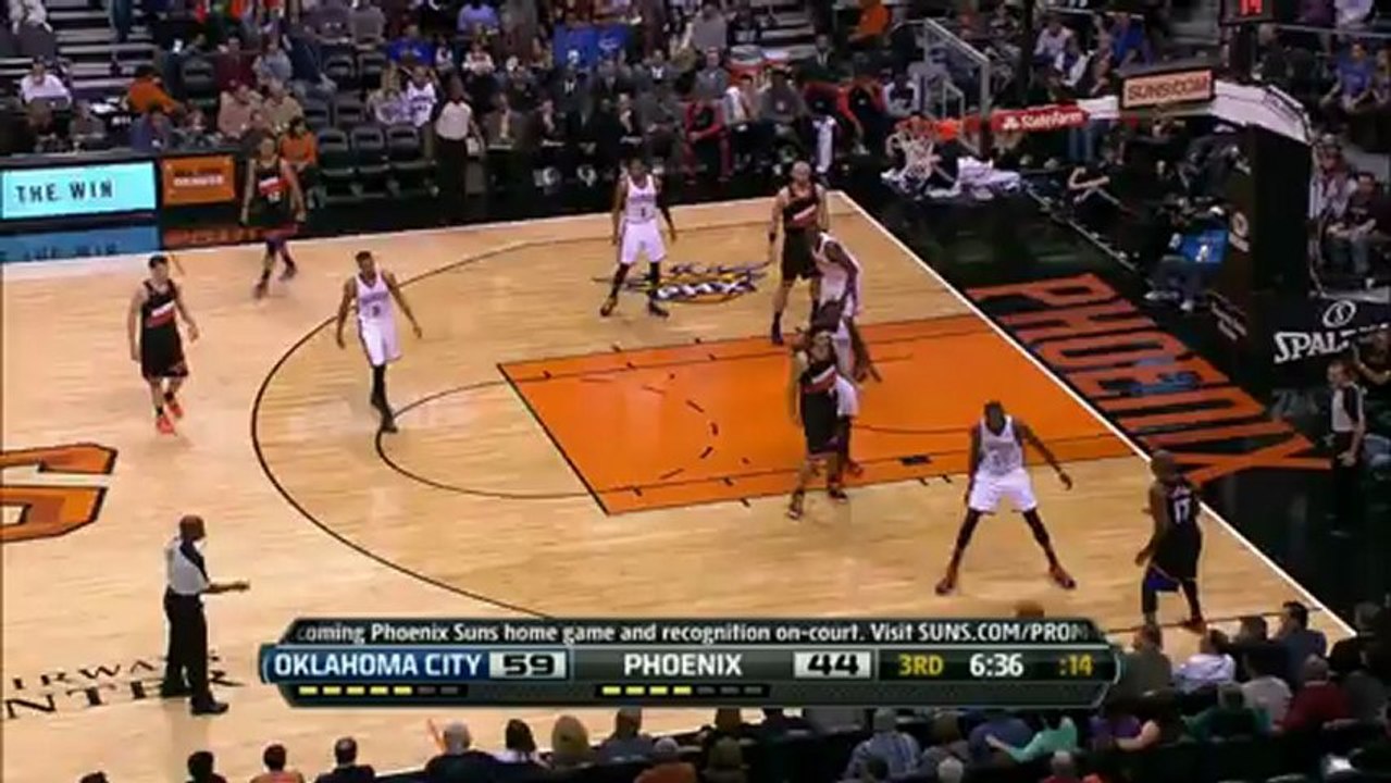 Kevin Durant Checks on Fan After Deflecting Ball