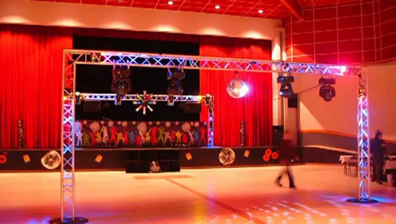 ♫  Soirée Années 80 Avec le club de foot de Champagne au Mont D'Or et SonoVienne Pour la Sonorisation et l'éclairage ♫