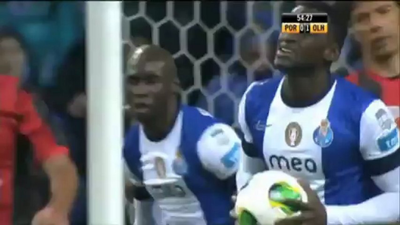 Ausgekontert! Aber Martinez 19. Treffer rettet Porto