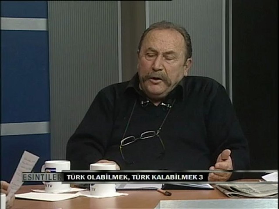 AKDENİZDE BİR UÇAK GEMİSİ OLAN KIBRIS'I BİZ BATIYA KARŞI MÜCADELE EDEREK SOYKIRIMI ENGELEDİK VE YUNANİSTANDA FAŞİST CUNTAYU YIKTIK