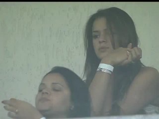 Η Μπρούνα Μαρκεζίνε στο γήπεδο για τον Νεϊμάρ