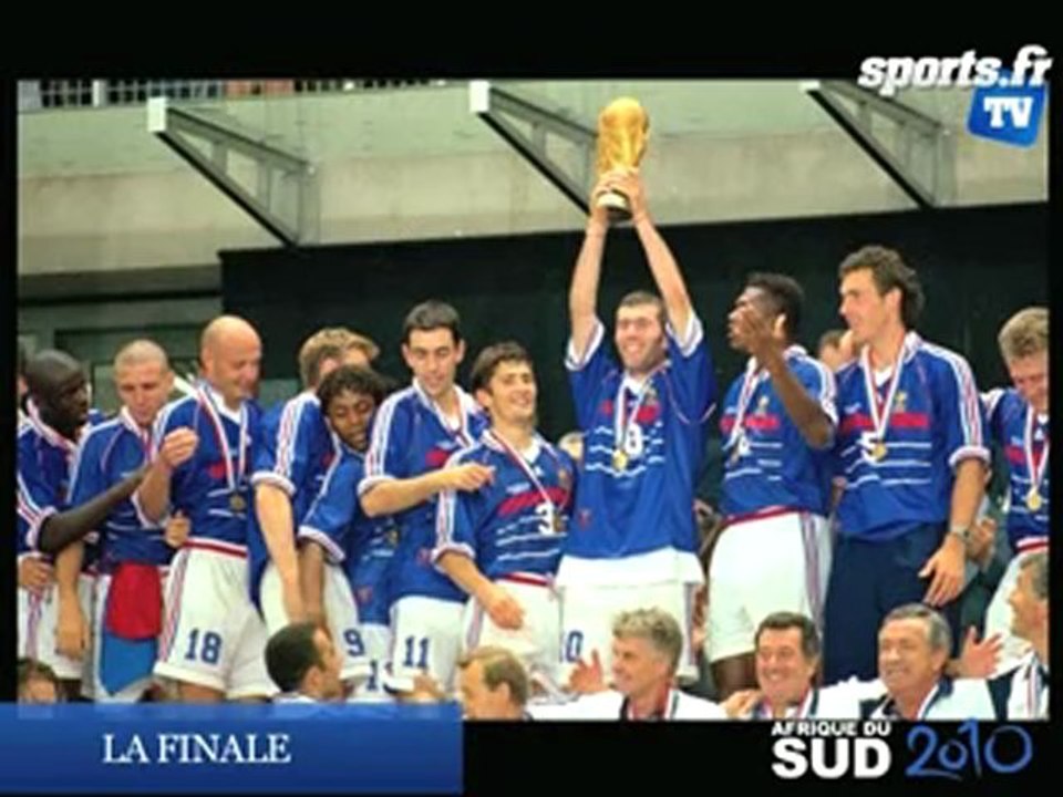 L'interview d'Aimé Jacquet et l'habillage du trophée Jules Rimet