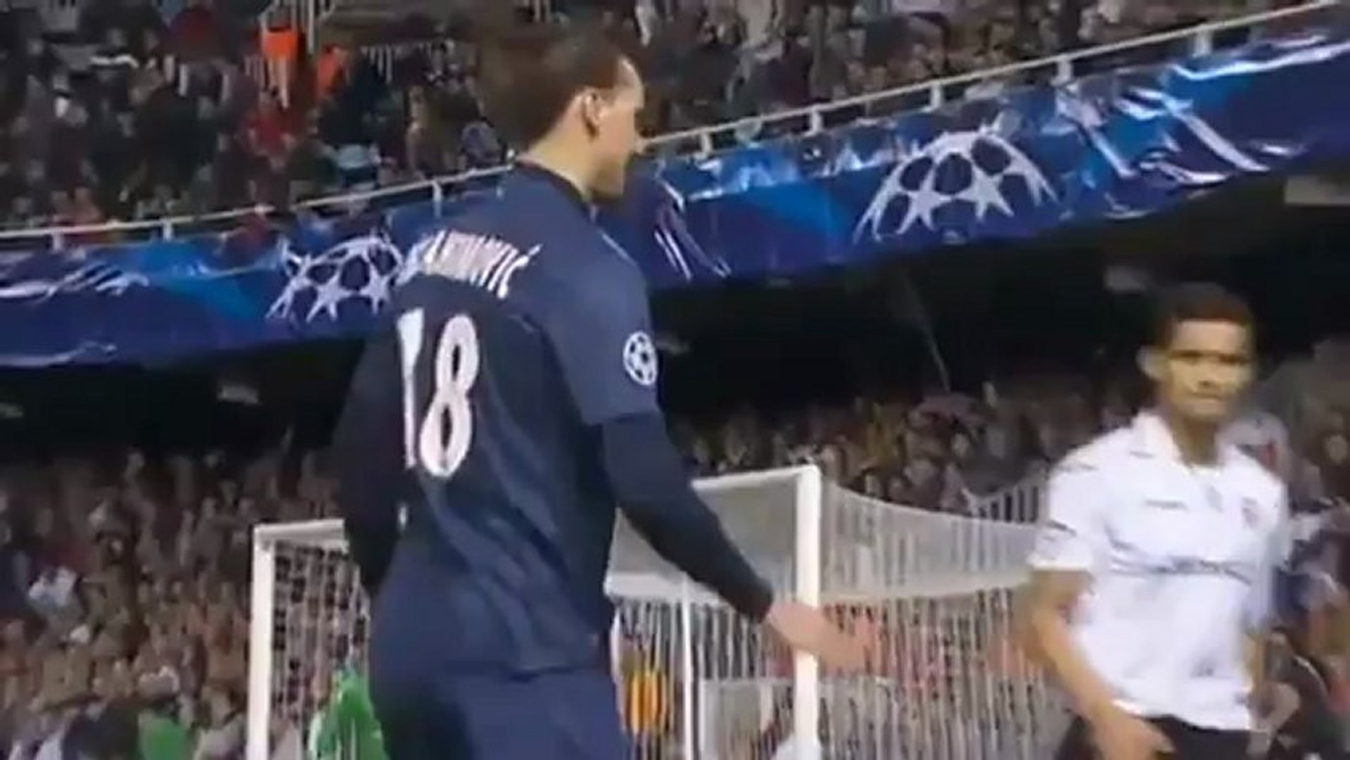 Zlatan Ibrahimovic Carton Rouge - Valence vs PSG 1-2 (HD) - Vidéo  Dailymotion