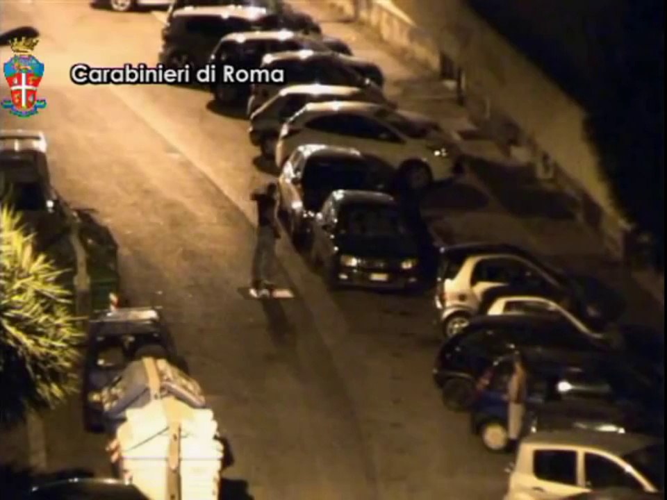 San Basilio (Roma) - Colpo alla roccaforte dello spaccio, 53 arresti (11.02.13)