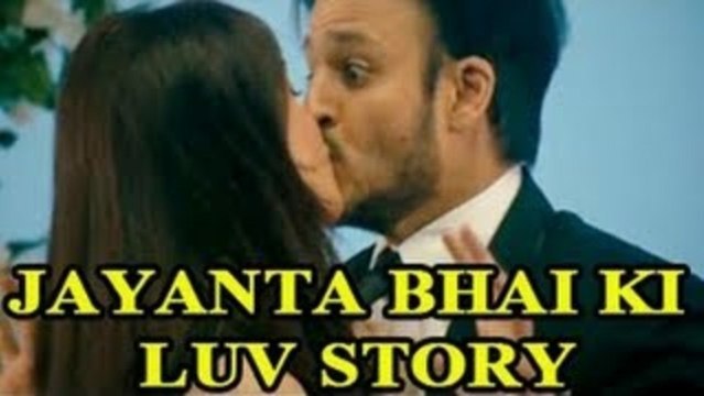 Vivek Oberoi & Neha Sharma's KISSING TROUBLE in 'Jayantabhai Ki Luv Story'