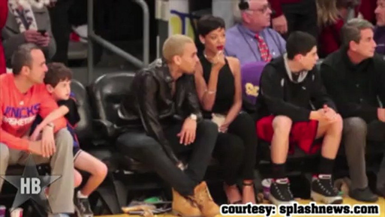 Rihanna & Chris Brown HEAT UP the Grammy Awards 2013