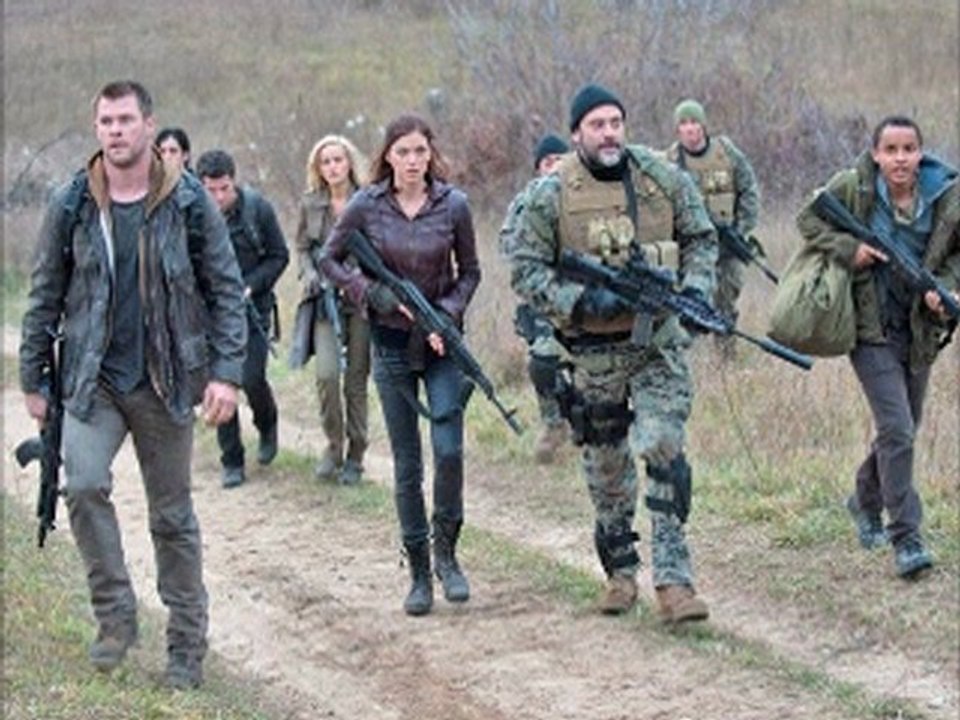 Red Dawn (2012)  watch online www.hdmoviespool.com