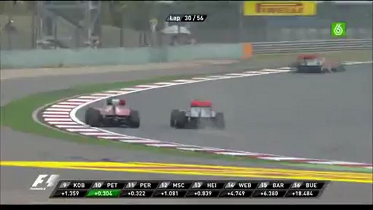 Fernando Alonso vs Lewis Hamilton - GP China 2011