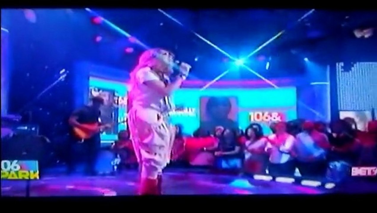 Tamar Braxton Performs  Love and War  on 106andPark 2/13