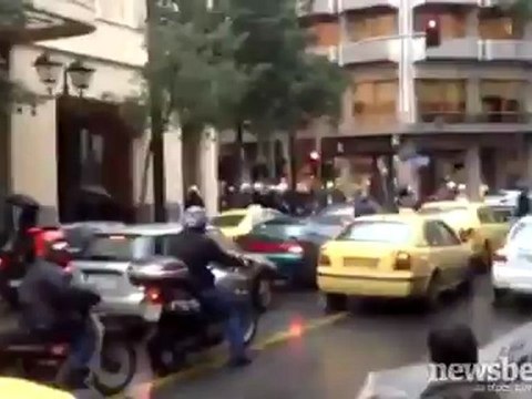 Κατάληψη στο γραφείο του Μέργου