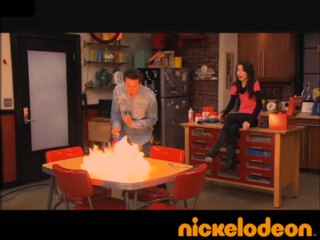 Un nouvel extincteur - iCarly