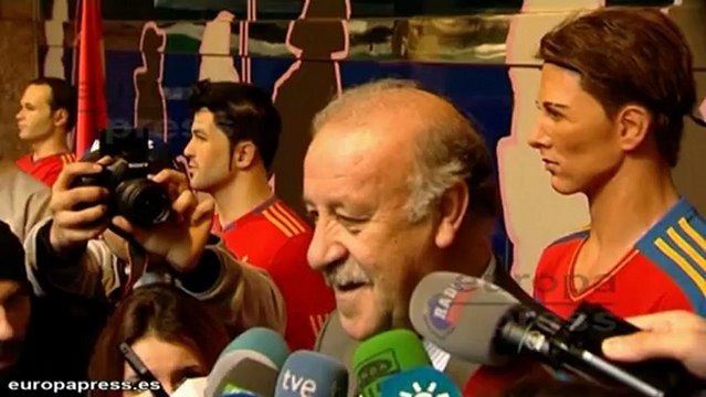 Del Bosque se ve natural en su figura de cera