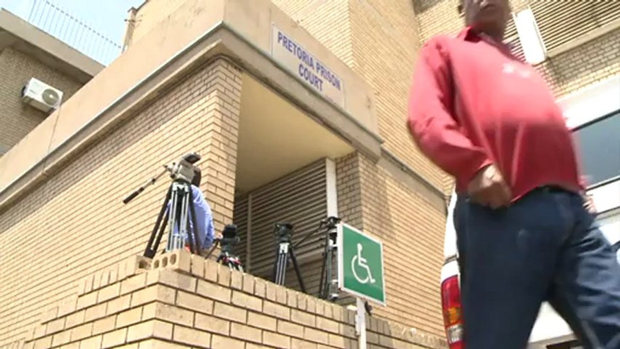 Oscar Pistorius é acusado pela morte da namorada