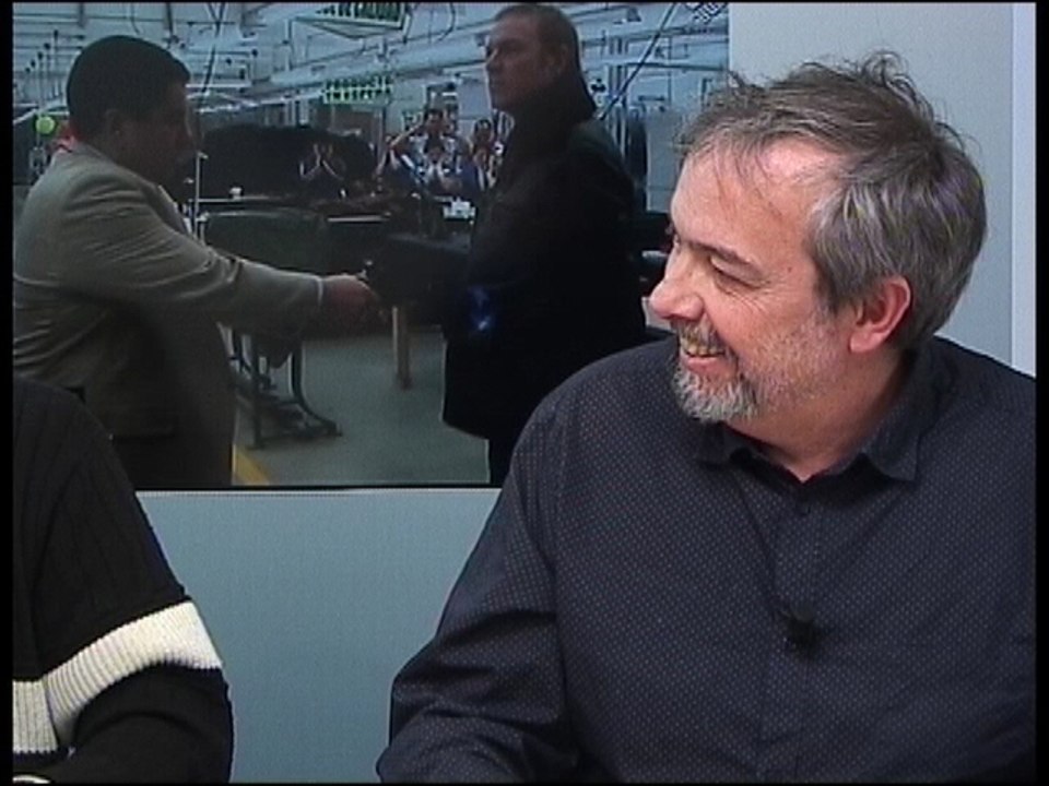 Porte suit le guide Hondelatte à Bogota