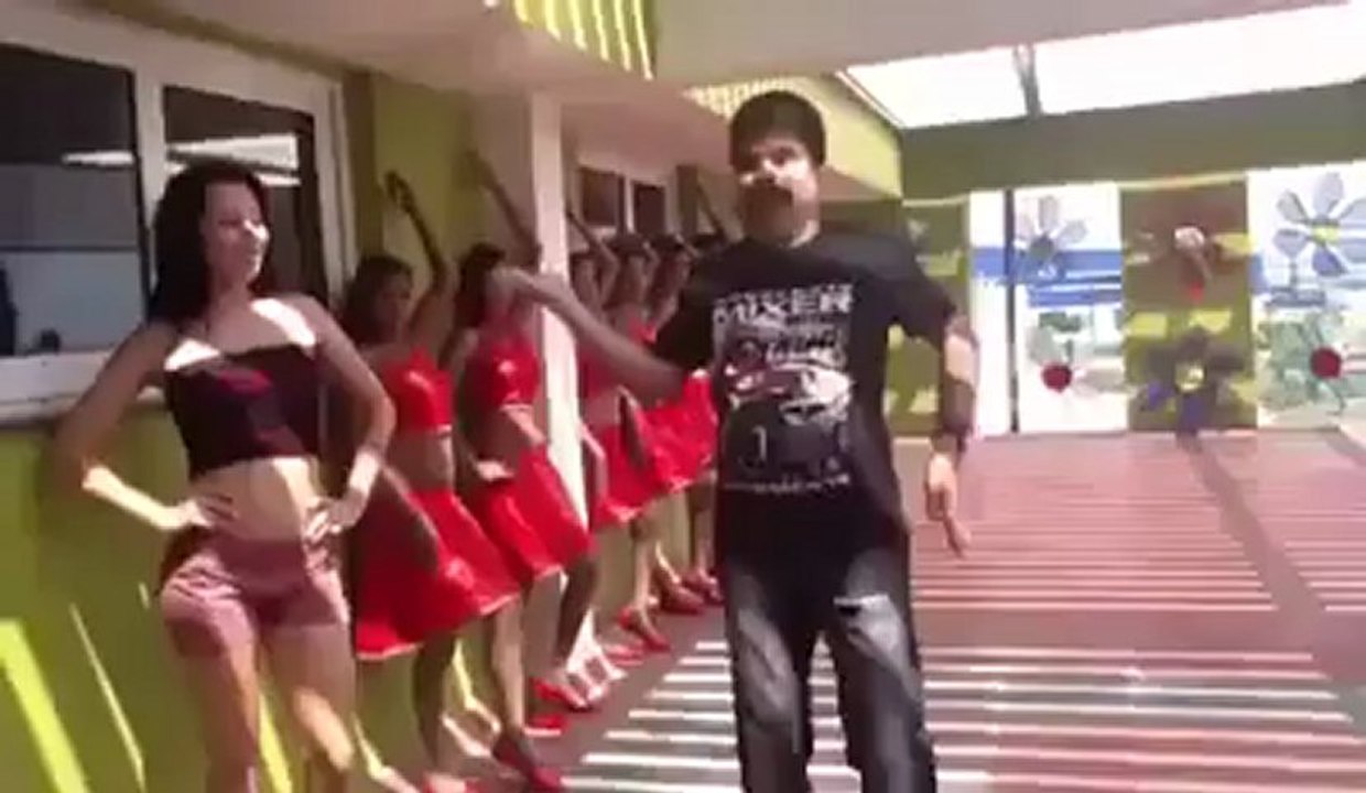 723426_531650043532431_11082_n