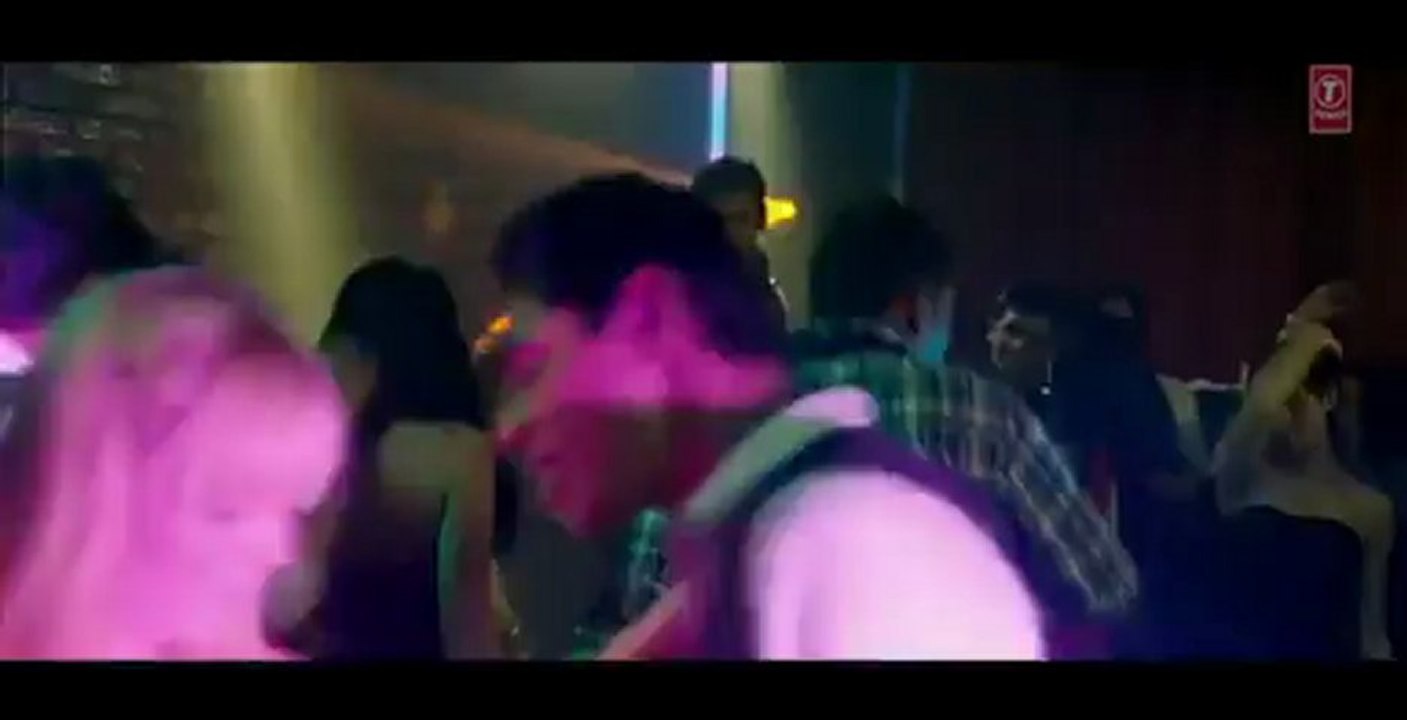 Capuchino  John Abraham, Chitrangda Singh- I Me Aur Main