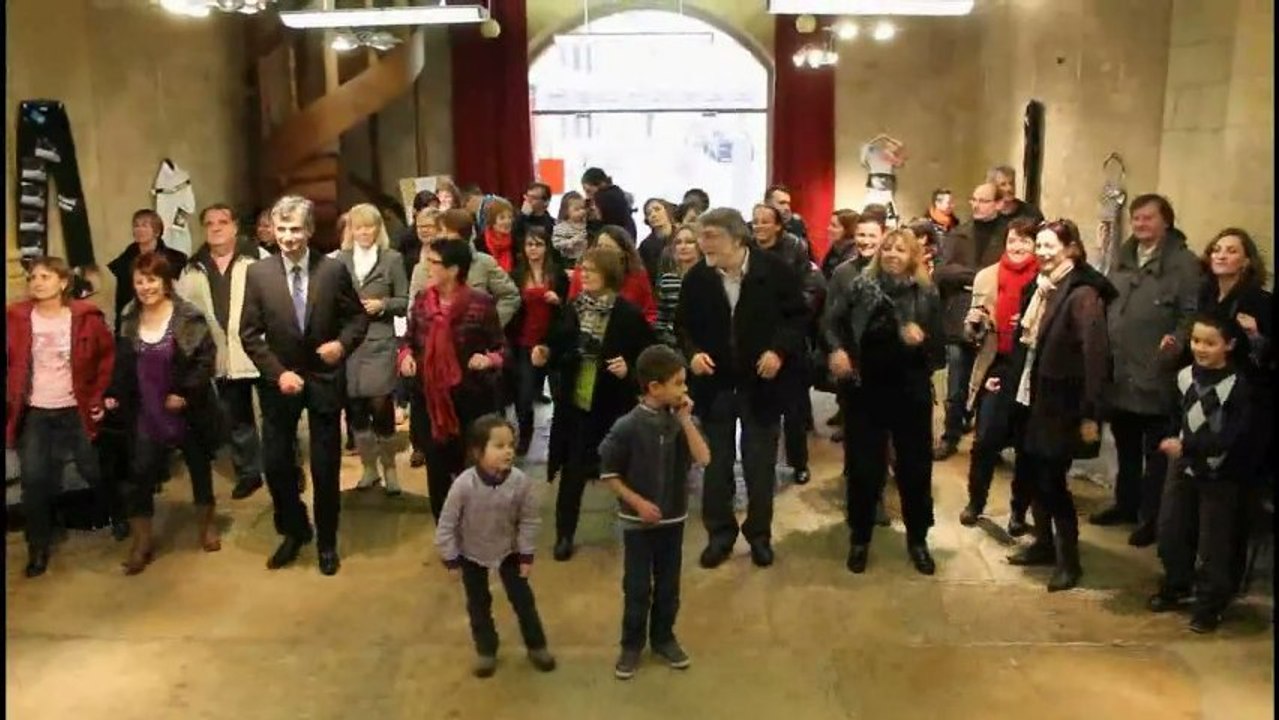 Flash Mob Paray contre violences Femmes
