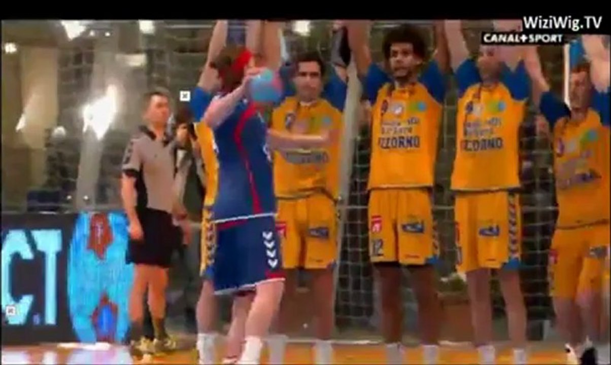 PSG - St Raphaël / Coup franc direct Mikkel Hansen