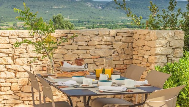 A louer propriété à Gordes - piscine - Location saisonnière Luberon - 10 personnes