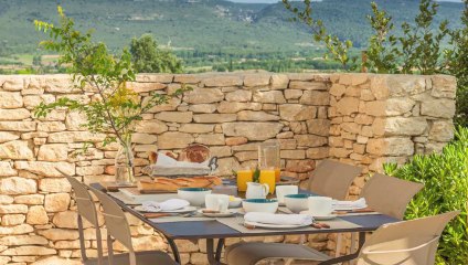 A louer propriété à Gordes - piscine - Location saisonnière Luberon - 10 personnes