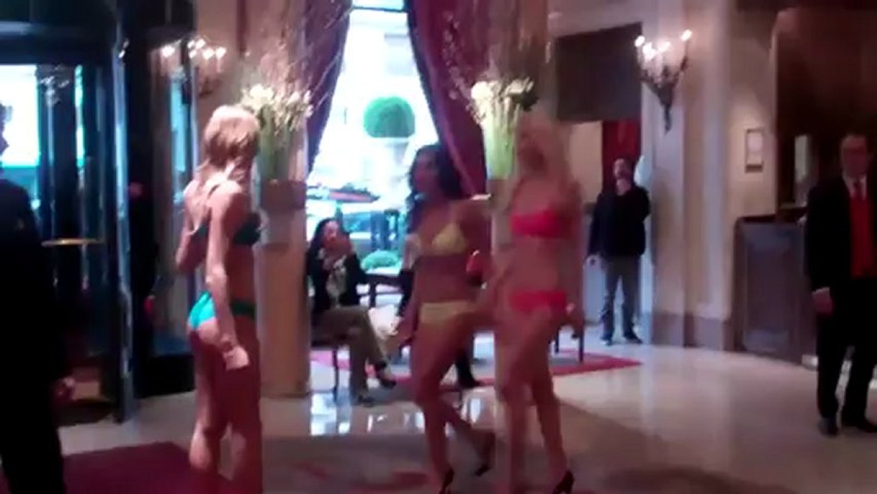 Défi Sexy : Des filles en lingerie dans un palace !