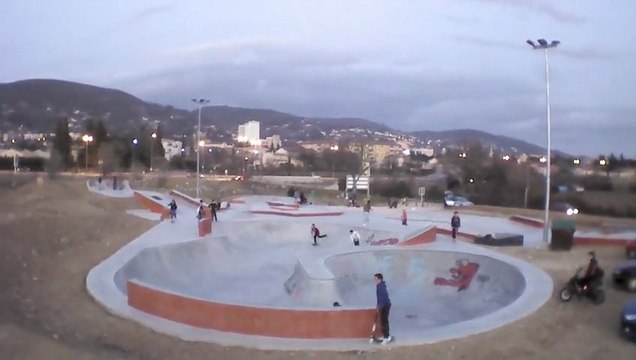 AR Drone 2.0 PARROT Draguignan Skatepark1 er Vol