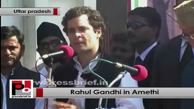 Rahul Gandhi in Amethi addresses congress workers.
