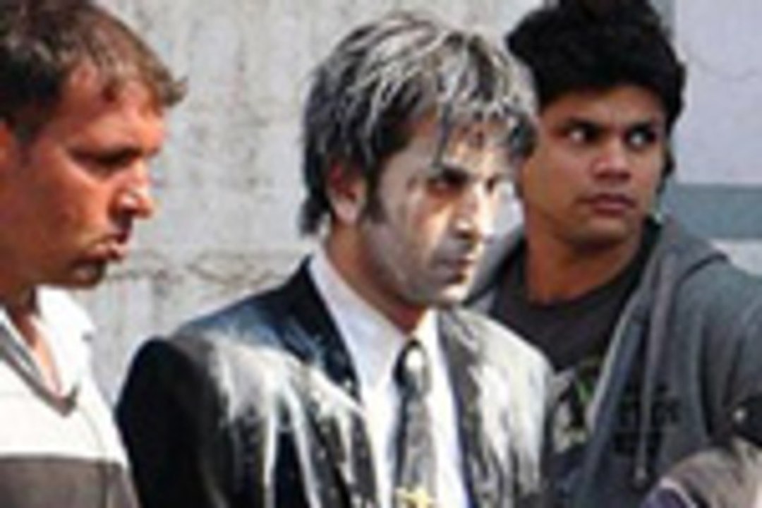 Ranbirs Weird Look For Besharam