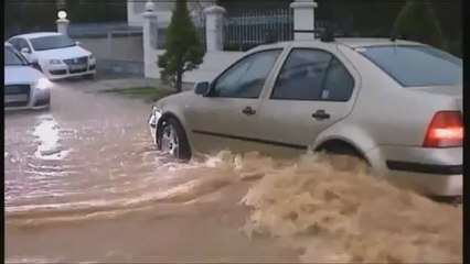 Un déluge s'abat sur Athènes, des torrents dévalent les rues