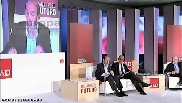 Rubalcaba se reúne con los socialistas europeos