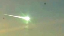 UFOs over Chelyabinsk meteorite was destroyed by a UFO Нло Метеоритът над Челябинск бил поразен от Нло