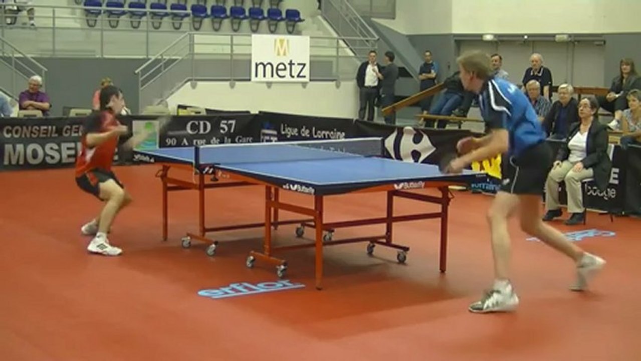 Coup dans le dos de Ludovic Remy