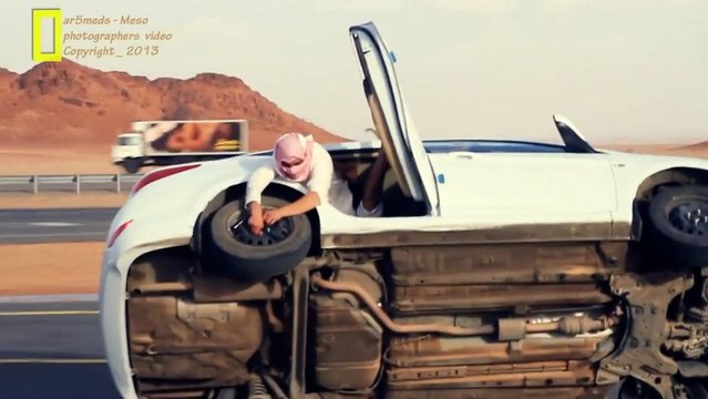 Changer une roue pendant que la voiture continue de rouler