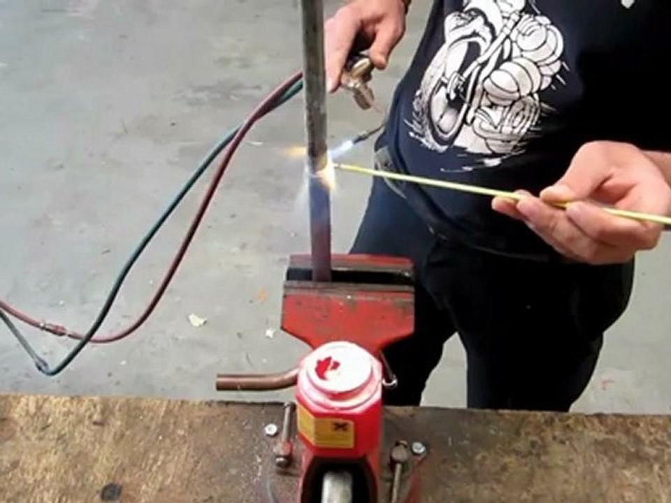 COMMENT FAIRE UNE BRASURE CUIVRE/GALVA-TUTORIAL VIDEO - Vidéo Dailymotion
