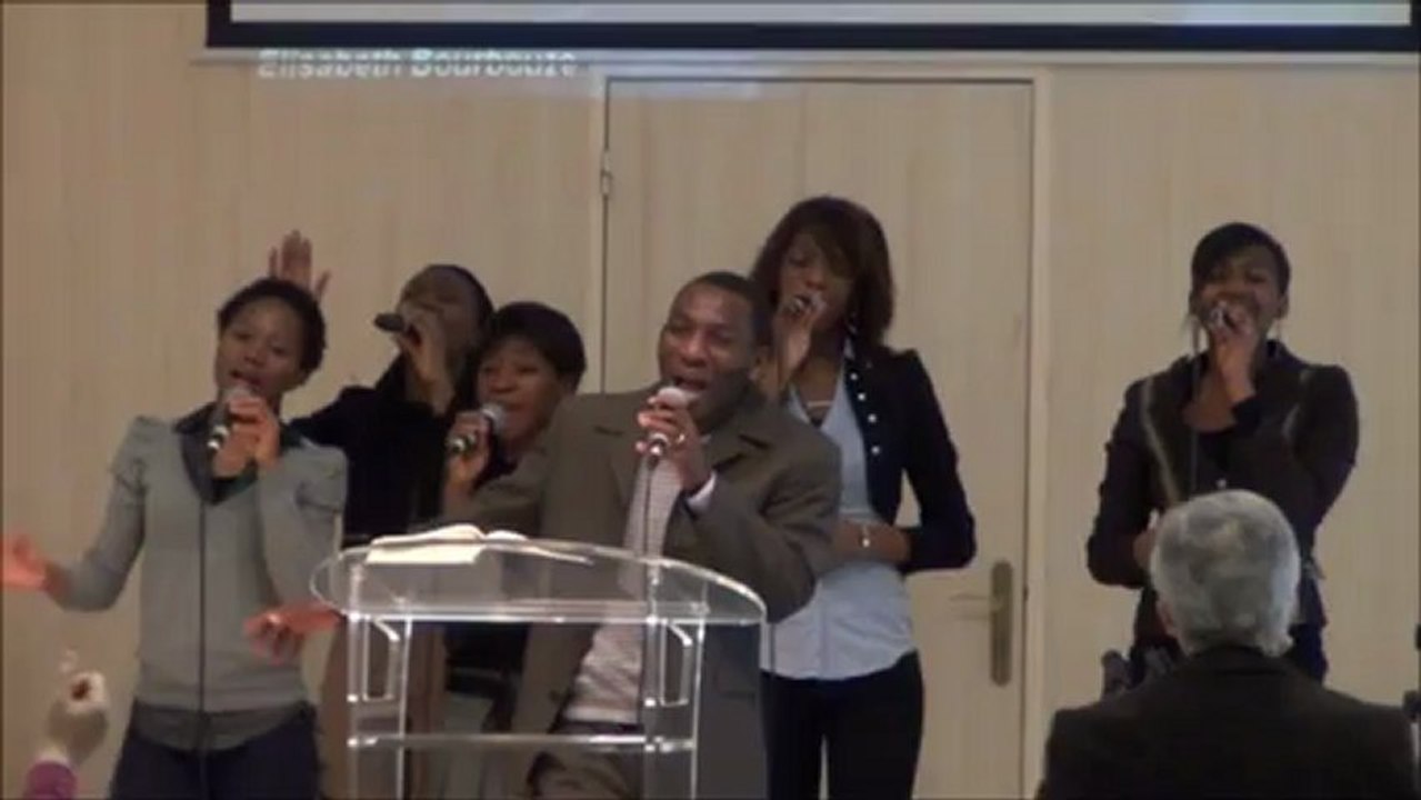 Gospel avec le groupeUnder his hes